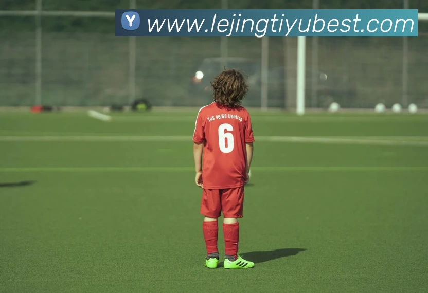 今日比赛激烈KD本季场均出战36分半位列联盟第三哈登紧随其后排名第七